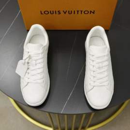 Picture of Louis Vuitton Shoes _SKULVsz38-45hnh082215690